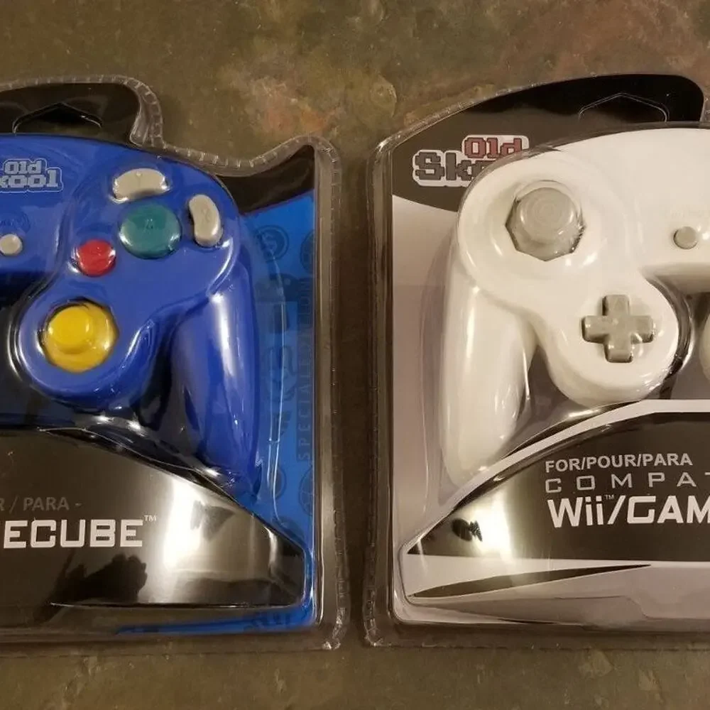 2 Gamecube Controllers - Blue & White (NEW) - Nintendo - Old Skool